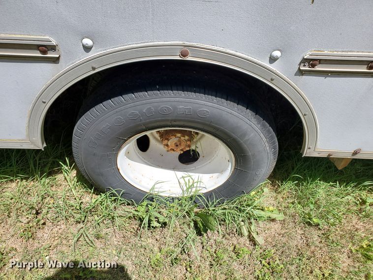 image for item DF8972 1989 Ford Econoline E350  box truck