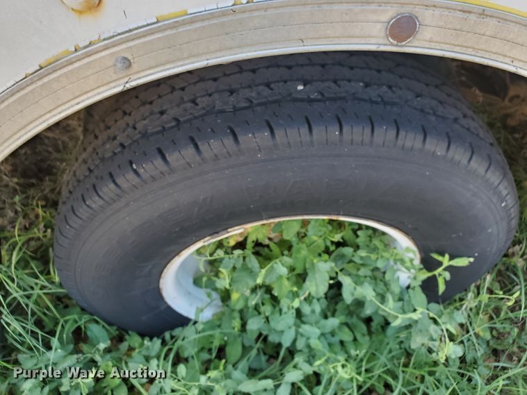 image for item DF8972 1989 Ford Econoline E350  box truck