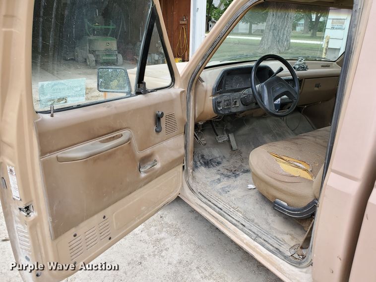 image for item DF8988 1987 Ford F150  pickup truck