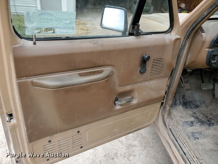 image for item DF8988 1987 Ford F150  pickup truck