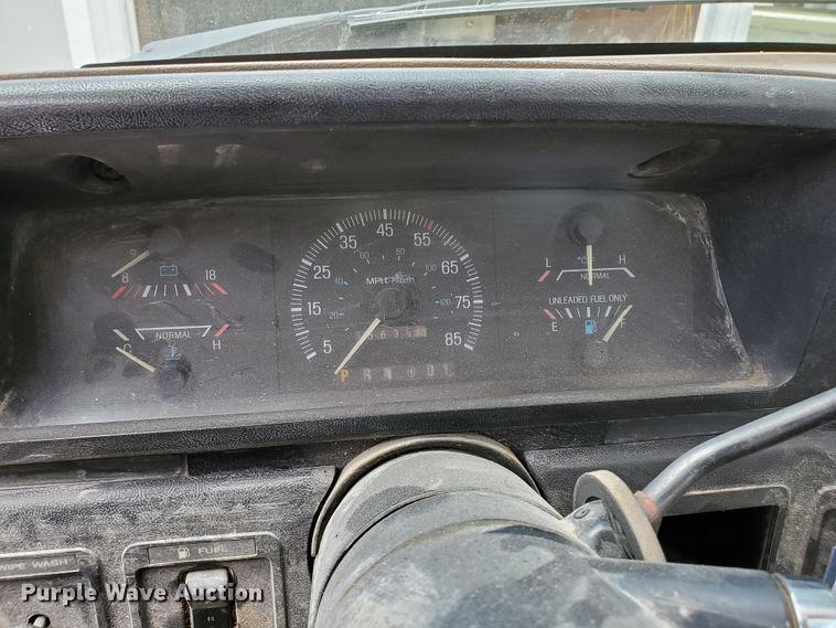 image for item DF8988 1987 Ford F150  pickup truck