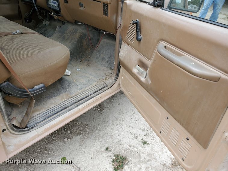 image for item DF8988 1987 Ford F150  pickup truck