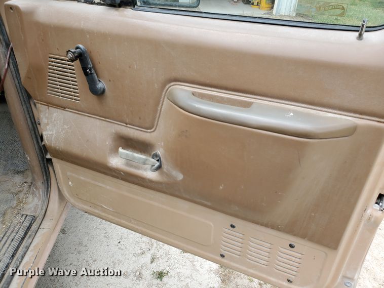 image for item DF8988 1987 Ford F150  pickup truck