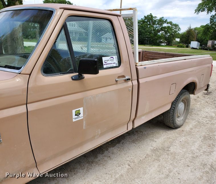 image for item DF8988 1987 Ford F150  pickup truck
