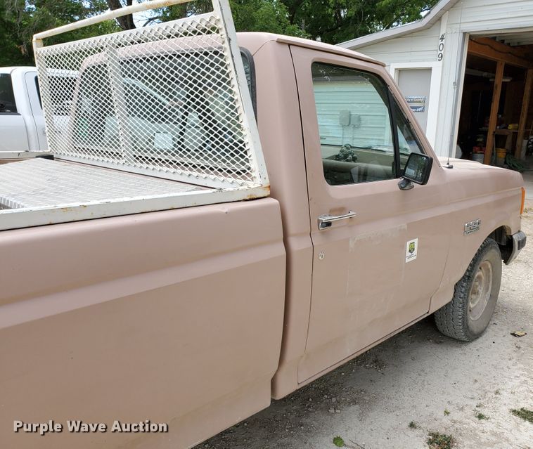 image for item DF8988 1987 Ford F150  pickup truck