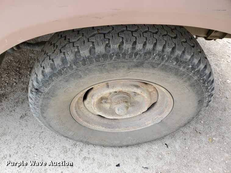 image for item DF8988 1987 Ford F150  pickup truck