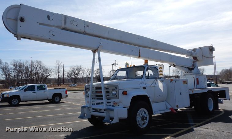image for item DG6321 1989 GMC Sierra  bucket truck