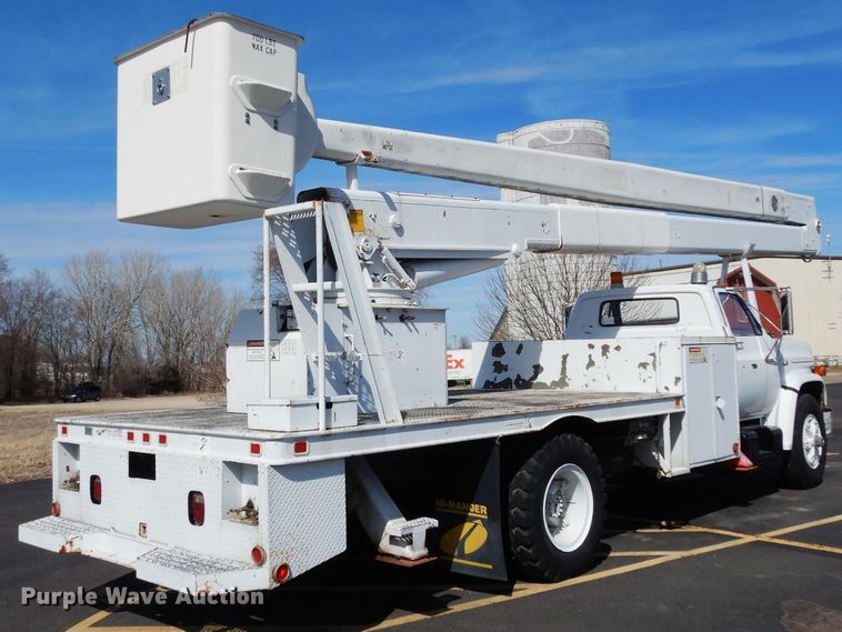 image for item DG6321 1989 GMC Sierra  bucket truck