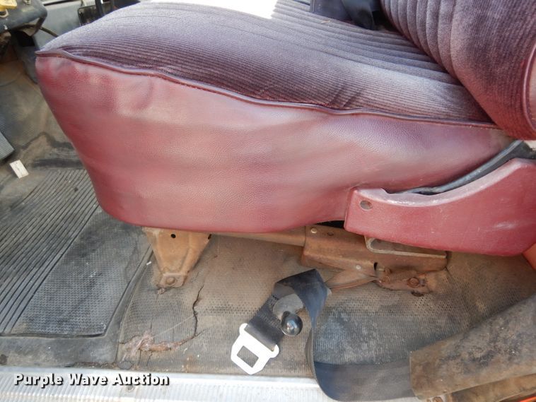 image for item DG6321 1989 GMC Sierra  bucket truck