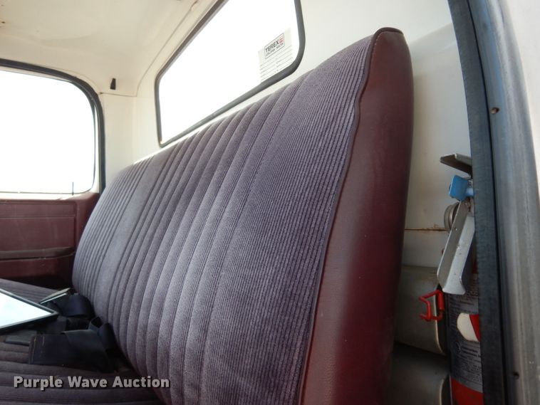 image for item DG6321 1989 GMC Sierra  bucket truck