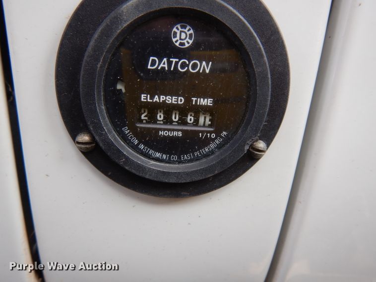 image for item DG6321 1989 GMC Sierra  bucket truck