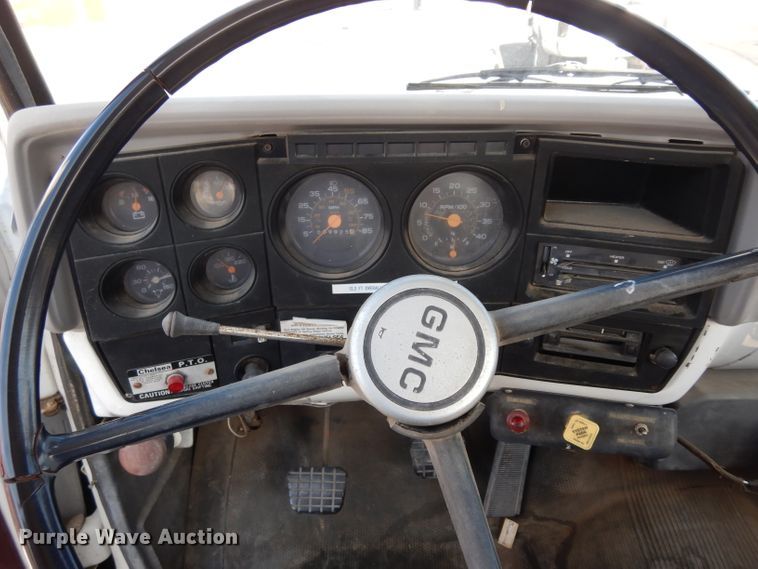 image for item DG6321 1989 GMC Sierra  bucket truck