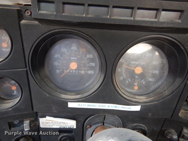 image for item DG6321 1989 GMC Sierra  bucket truck