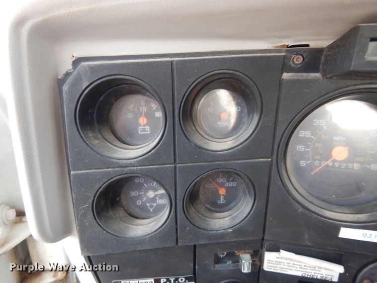 image for item DG6321 1989 GMC Sierra  bucket truck