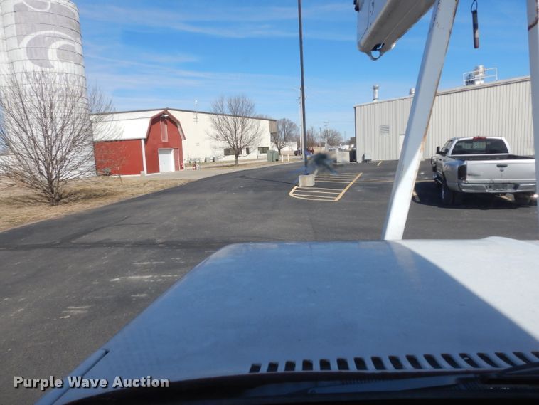 image for item DG6321 1989 GMC Sierra  bucket truck