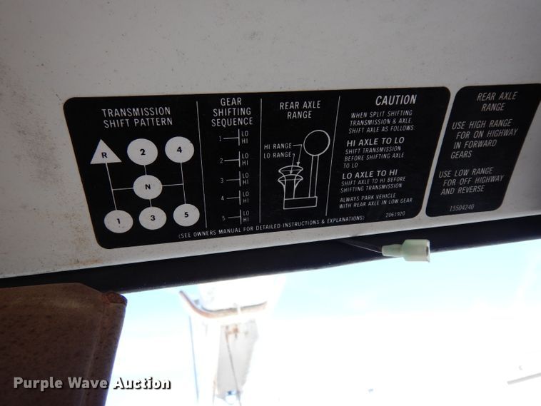 image for item DG6321 1989 GMC Sierra  bucket truck