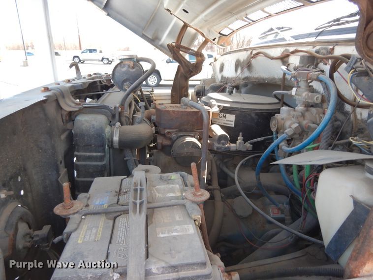 image for item DG6321 1989 GMC Sierra  bucket truck