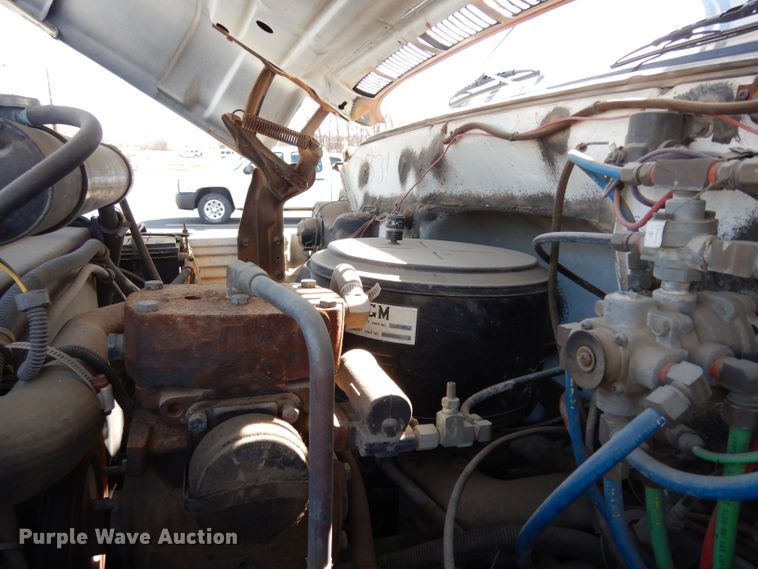 image for item DG6321 1989 GMC Sierra  bucket truck