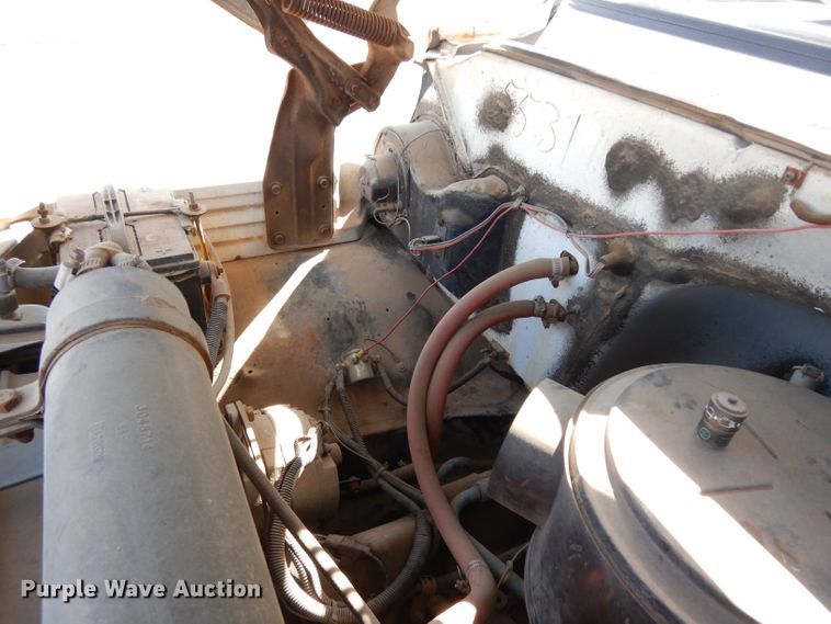 image for item DG6321 1989 GMC Sierra  bucket truck