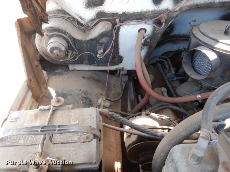 image for item DG6321 1989 GMC Sierra  bucket truck