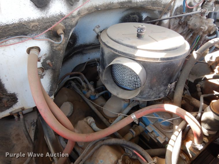 image for item DG6321 1989 GMC Sierra  bucket truck