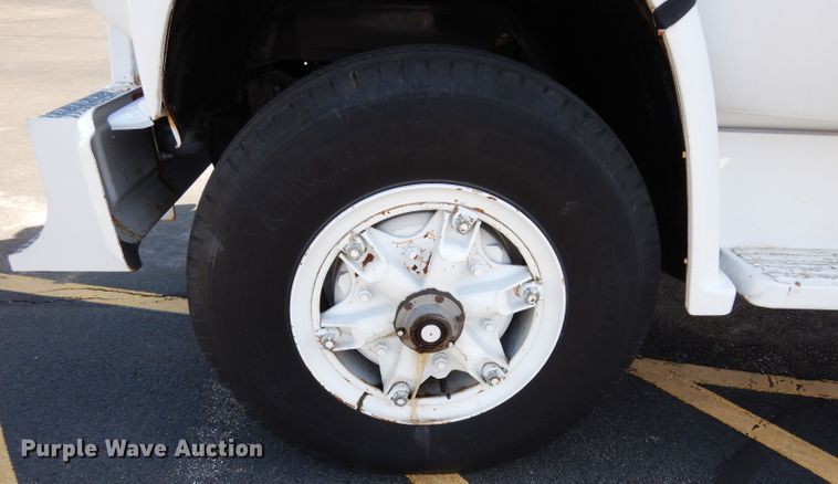 image for item DG6321 1989 GMC Sierra  bucket truck