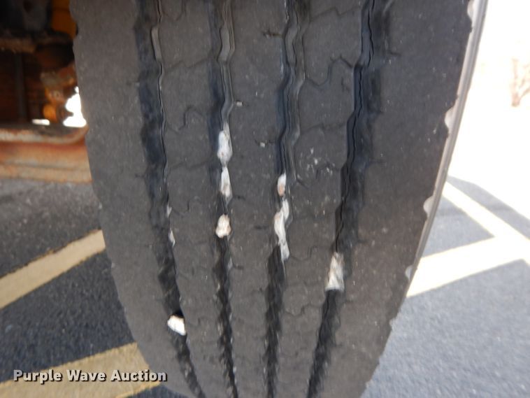 image for item DG6321 1989 GMC Sierra  bucket truck