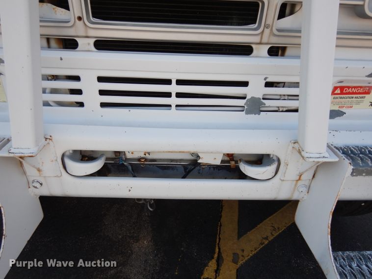 image for item DG6321 1989 GMC Sierra  bucket truck