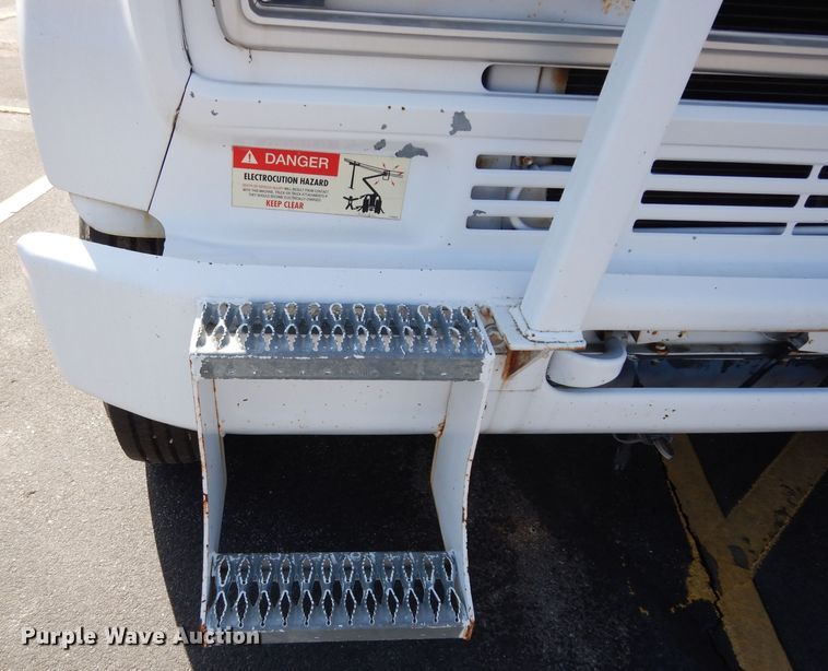 image for item DG6321 1989 GMC Sierra  bucket truck