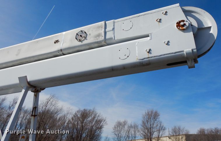 image for item DG6321 1989 GMC Sierra  bucket truck