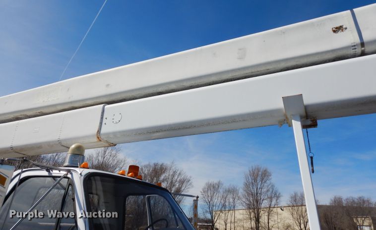 image for item DG6321 1989 GMC Sierra  bucket truck