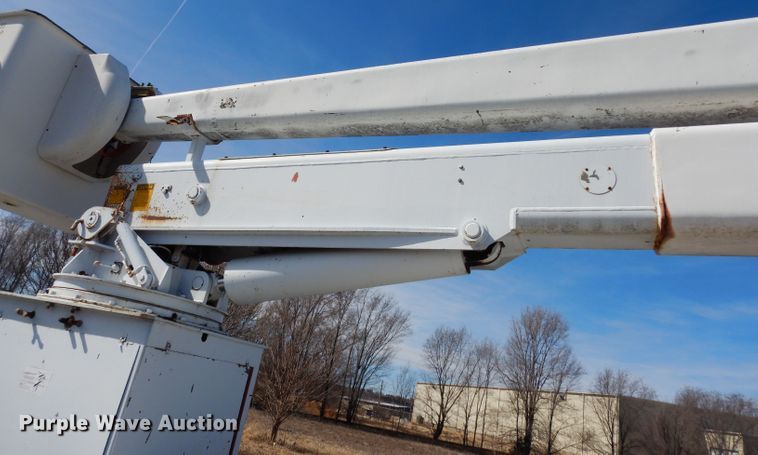 image for item DG6321 1989 GMC Sierra  bucket truck