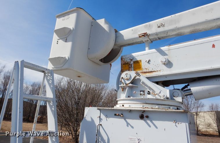 image for item DG6321 1989 GMC Sierra  bucket truck