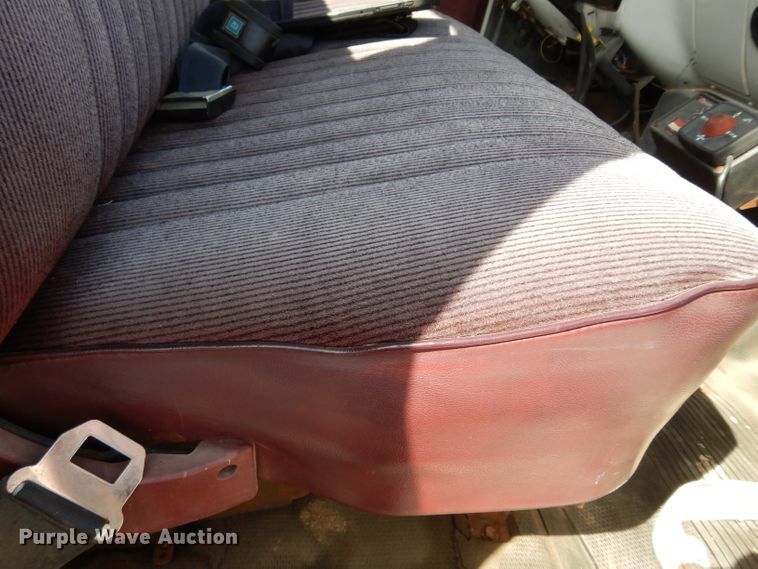 image for item DG6321 1989 GMC Sierra  bucket truck