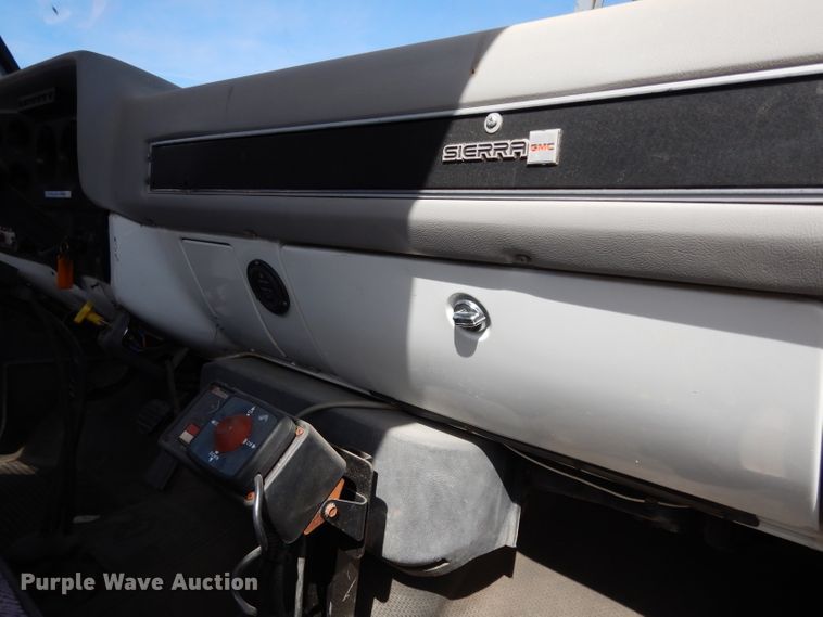 image for item DG6321 1989 GMC Sierra  bucket truck