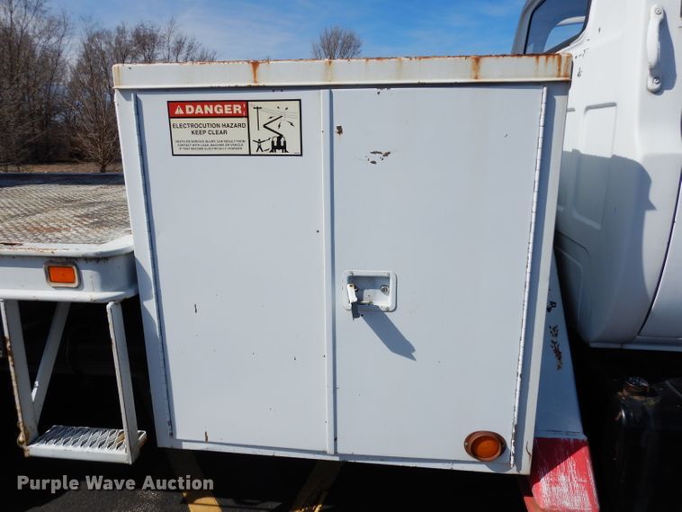 image for item DG6321 1989 GMC Sierra  bucket truck