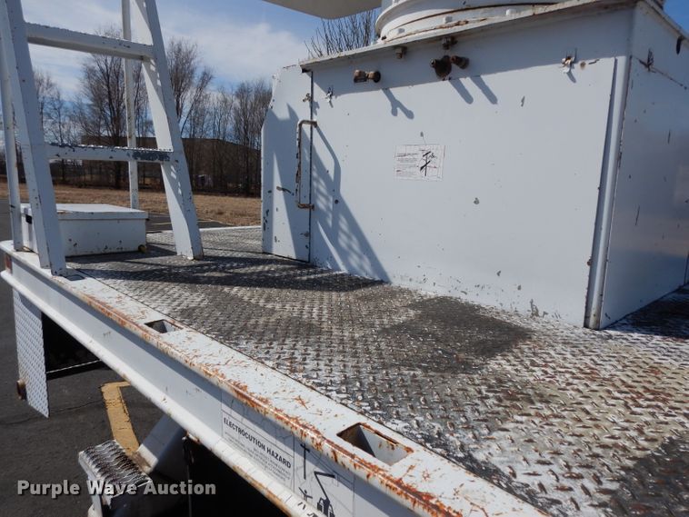 image for item DG6321 1989 GMC Sierra  bucket truck