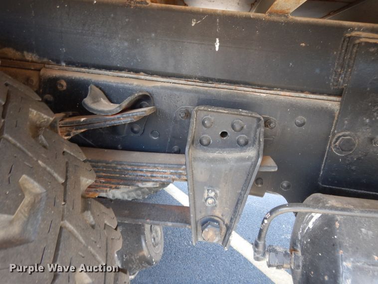 image for item DG6321 1989 GMC Sierra  bucket truck