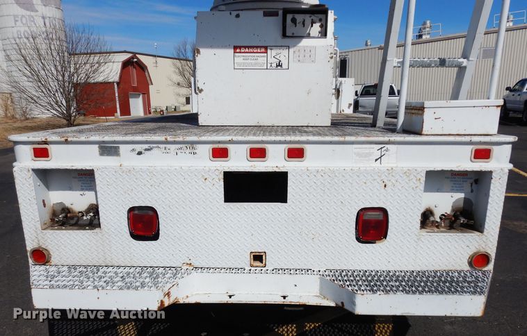 image for item DG6321 1989 GMC Sierra  bucket truck
