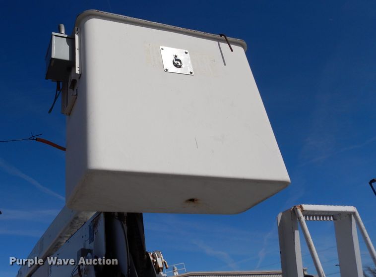 image for item DG6321 1989 GMC Sierra  bucket truck