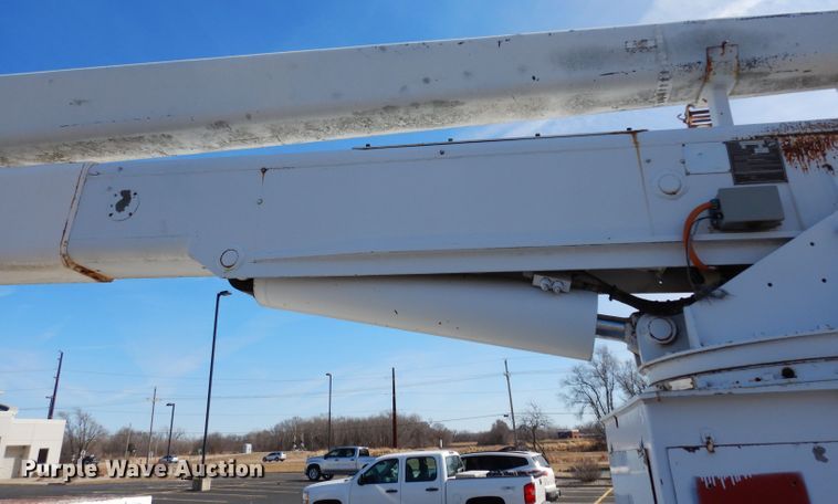 image for item DG6321 1989 GMC Sierra  bucket truck