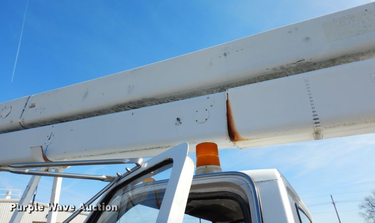 image for item DG6321 1989 GMC Sierra  bucket truck