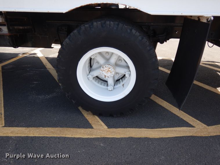 image for item DG6321 1989 GMC Sierra  bucket truck