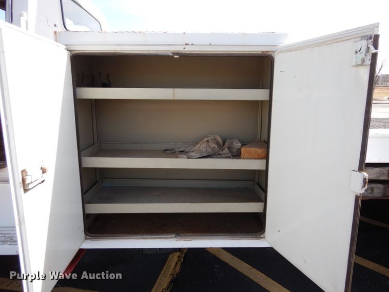 image for item DG6321 1989 GMC Sierra  bucket truck