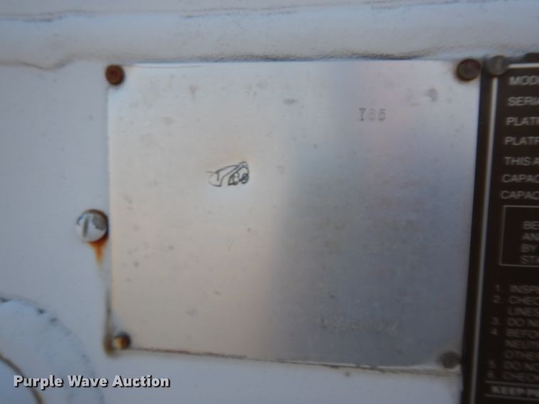 image for item DG6321 1989 GMC Sierra  bucket truck