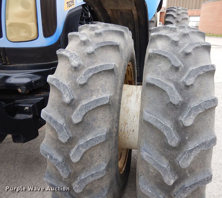 image for item DG6498 2006 New Holland TG215 tractor
