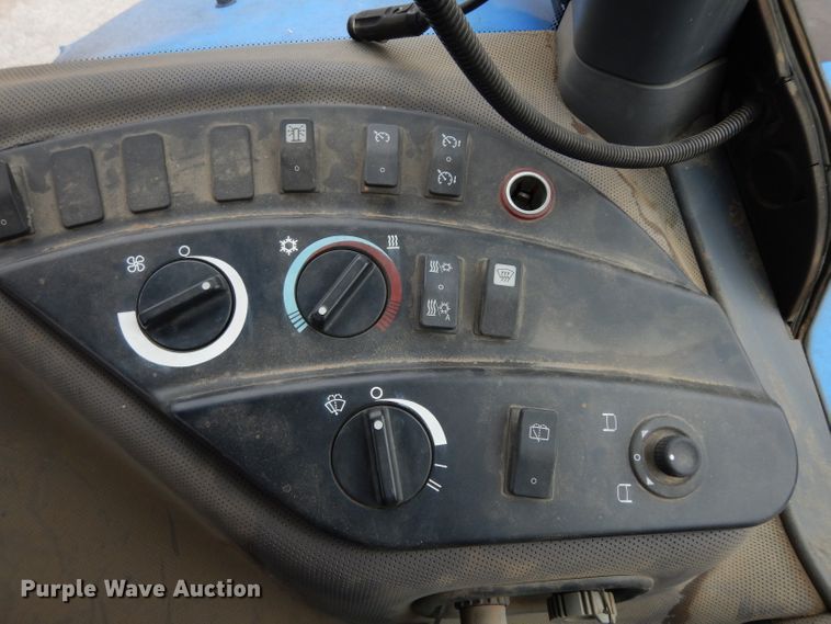 image for item DG6498 2006 New Holland TG215 tractor