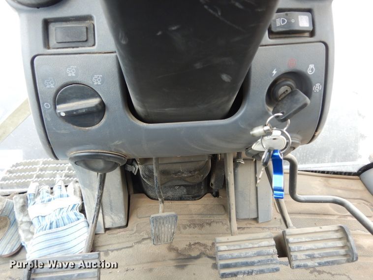 image for item DG6498 2006 New Holland TG215 tractor