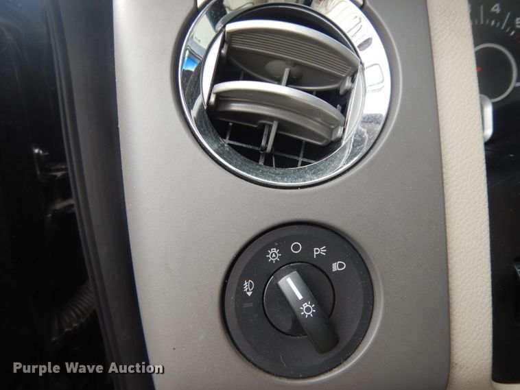 image for item DG6761 2008 Ford Expedition XLT  SUV