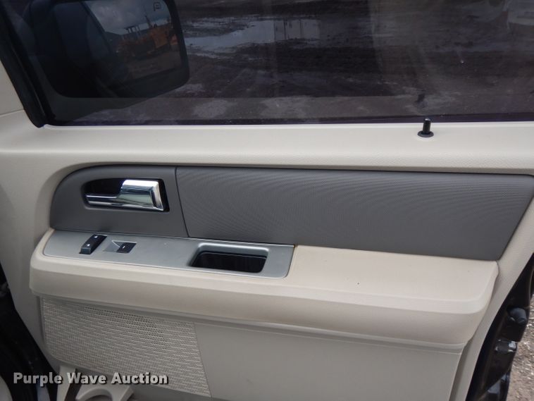 image for item DG6761 2008 Ford Expedition XLT  SUV